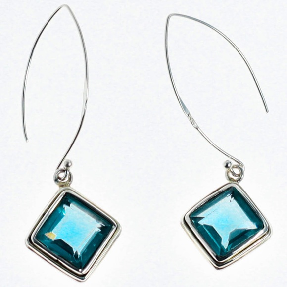 Swiss Blue Topaz Star Pendant - Picture 2 of 2